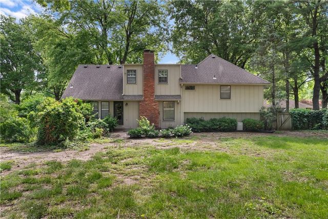 1705 N 1st Street, Blue Springs, MO 64014
