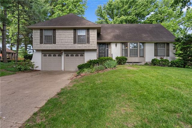 1705 N 1st Street, Blue Springs, MO 64014