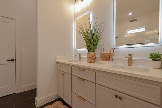 2829 Avenue L, Fort Worth, TX 76105