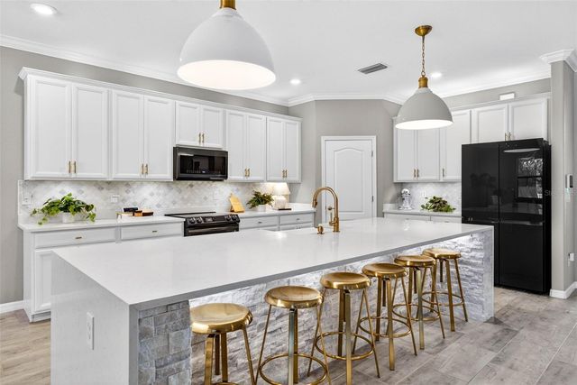 710 ACACIA COURT, Bradenton, FL 34212