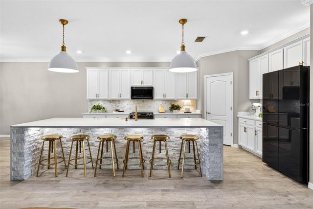 710 ACACIA COURT, Bradenton, FL 34212