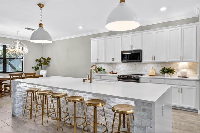 710 ACACIA COURT, Bradenton, FL 34212