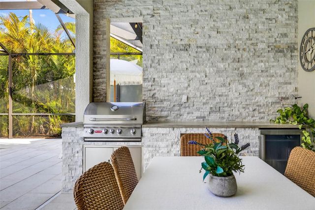 710 ACACIA COURT, Bradenton, FL 34212