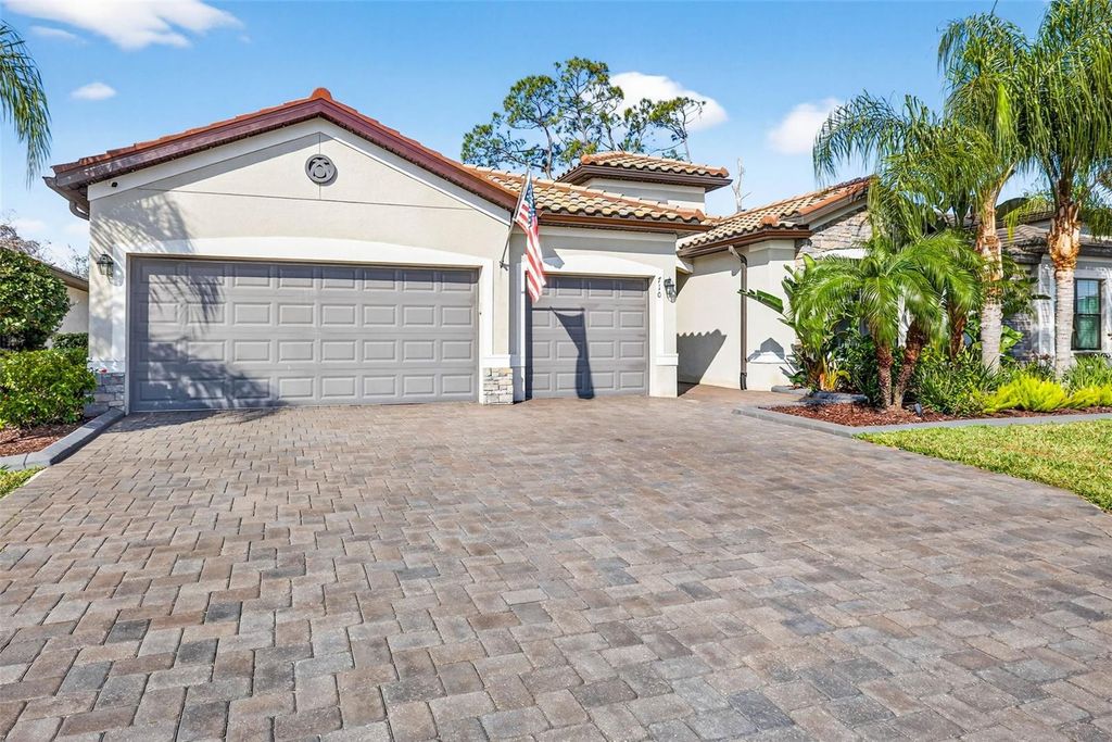 Image 2 of property listing at 710 ACACIA COURT, Bradenton, FL 34212