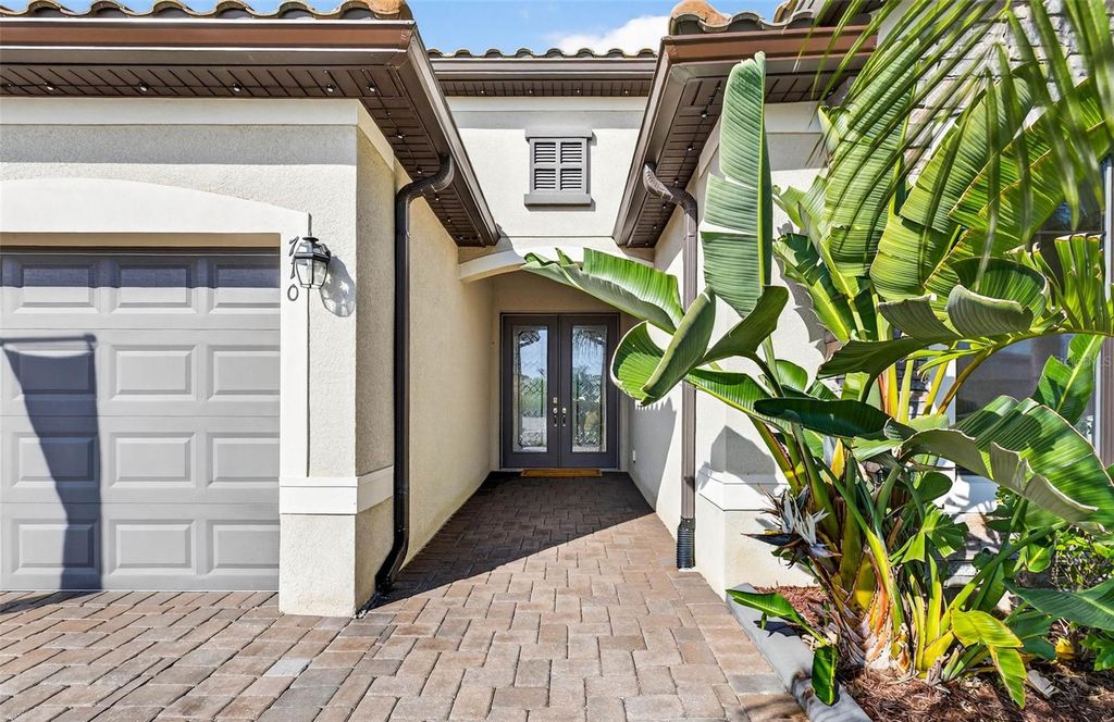 Image 3 of property listing at 710 ACACIA COURT, Bradenton, FL 34212