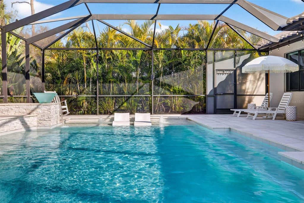 Image 53 of property listing at 710 ACACIA COURT, Bradenton, FL 34212