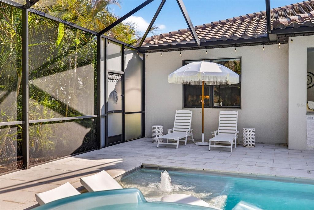 Image 54 of property listing at 710 ACACIA COURT, Bradenton, FL 34212