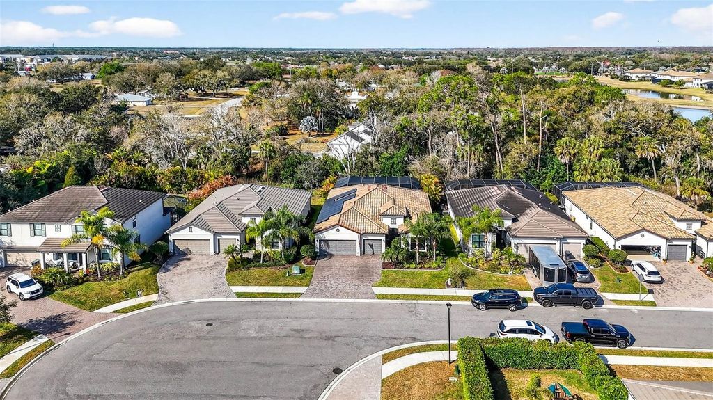 Image 66 of property listing at 710 ACACIA COURT, Bradenton, FL 34212