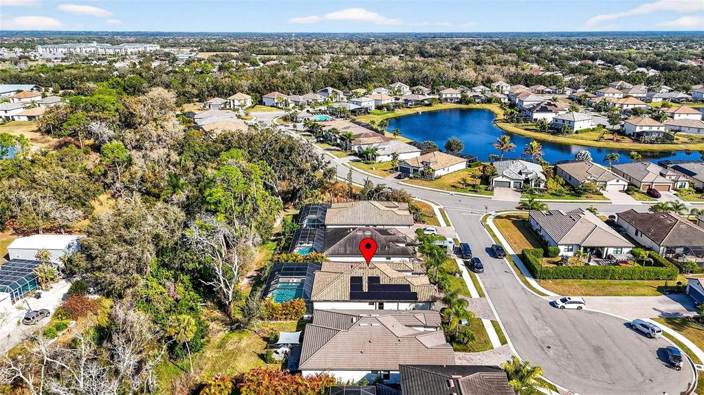 Image 67 of property listing at 710 ACACIA COURT, Bradenton, FL 34212
