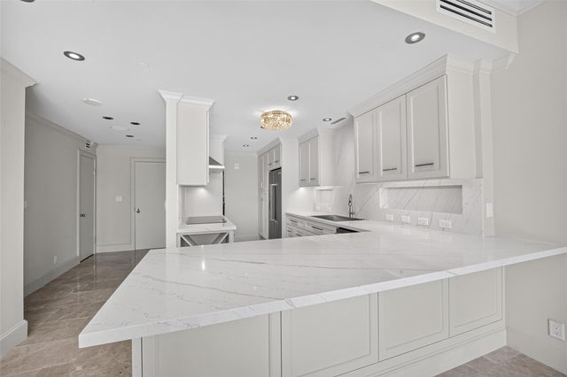 5110 San Felipe 98-91, Houston, TX 77056