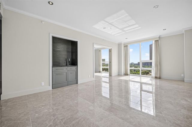 5110 San Felipe 98-91, Houston, TX 77056