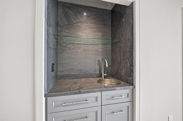 5110 San Felipe 98-91, Houston, TX 77056