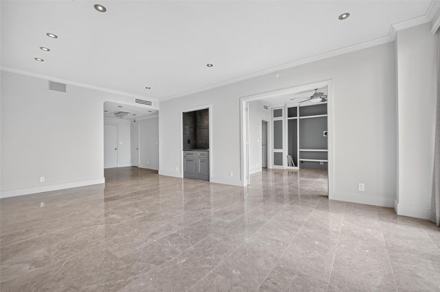 5110 San Felipe 98-91, Houston, TX 77056