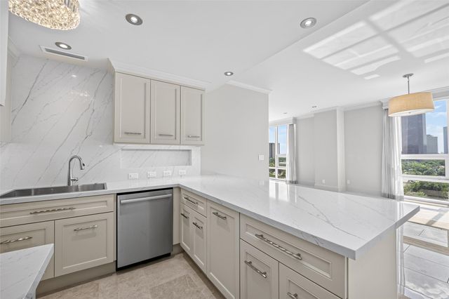 5110 San Felipe 98-91, Houston, TX 77056