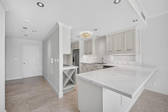 5110 San Felipe 98-91, Houston, TX 77056