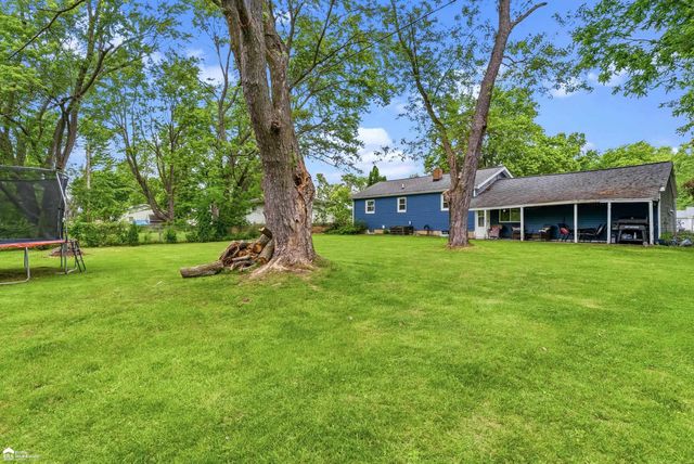 2495 W Wilson Road, Vienna Twp, MI 48420