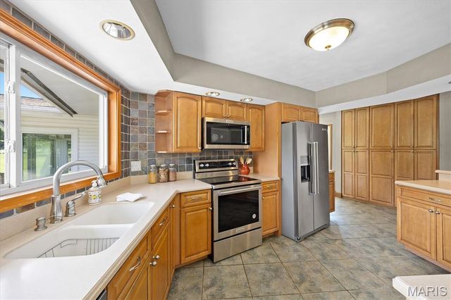 3732 Ridge View Road, Edwardsville, IL 62025