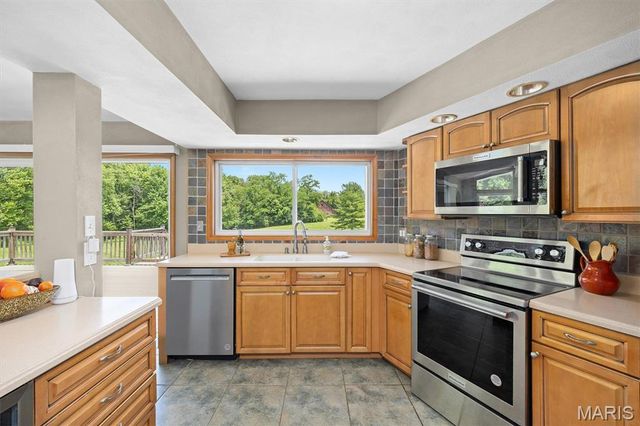 3732 Ridge View Road, Edwardsville, IL 62025