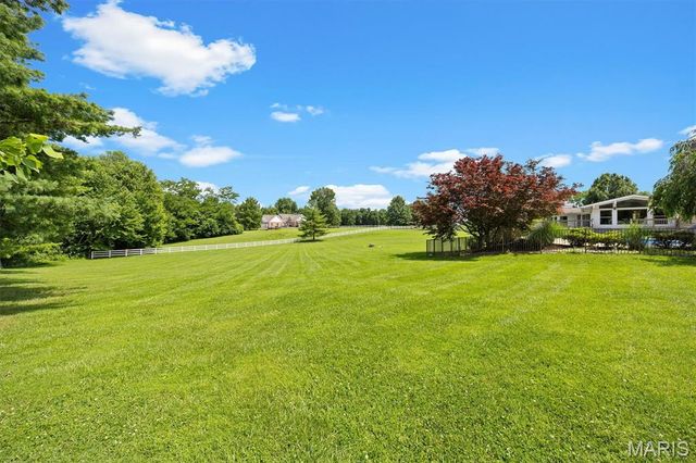 3732 Ridge View Road, Edwardsville, IL 62025