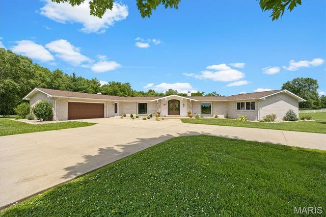 3732 Ridge View Road, Edwardsville, IL 62025