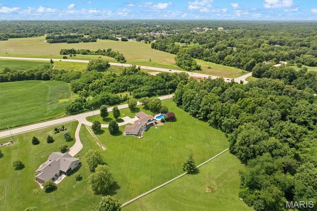 3732 Ridge View Road, Edwardsville, IL 62025