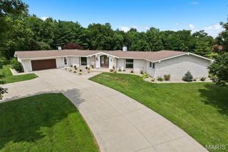 3732 Ridge View Road, Edwardsville, IL 62025