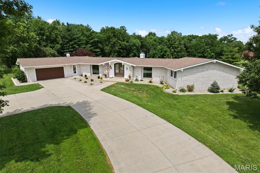 3732 Ridge View Road, Edwardsville, IL 62025