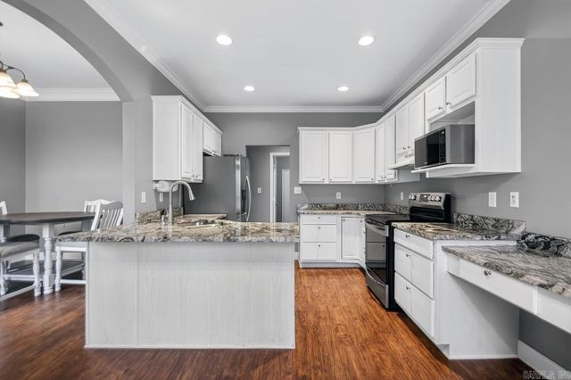 9749 Springhill Farms Drive, Alexander, AR 72002