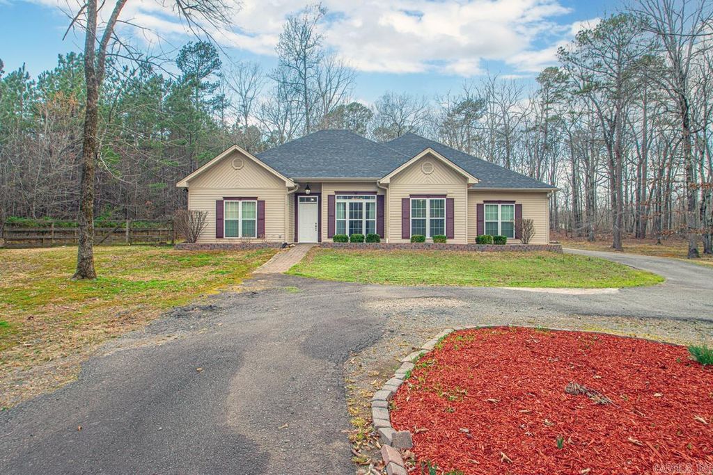 9749 Springhill Farms Drive, Alexander, AR 72002