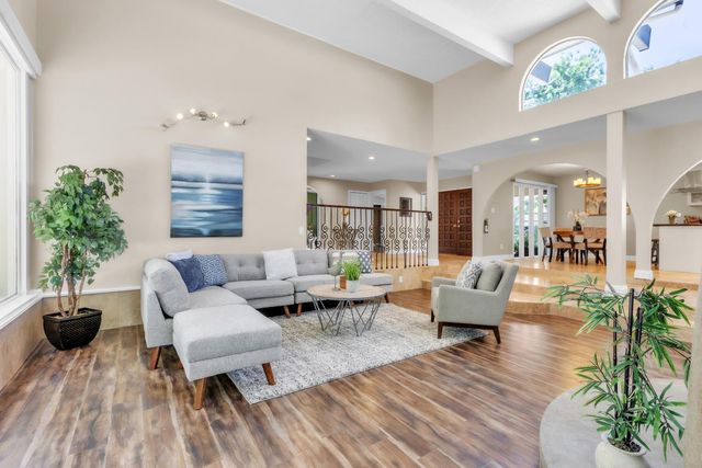 1160 Silver Lake Dr, Sacramento, CA 95831