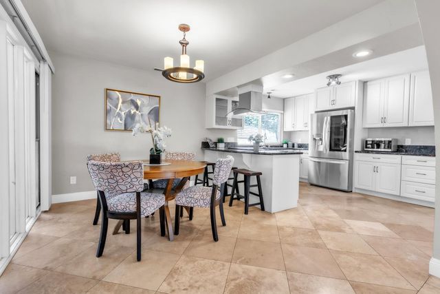 1160 Silver Lake Dr, Sacramento, CA 95831