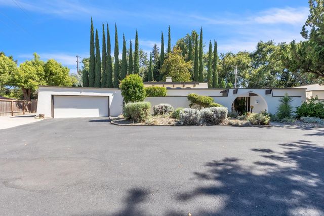 1160 Silver Lake Dr, Sacramento, CA 95831