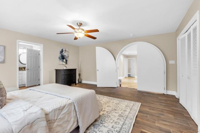 1160 Silver Lake Dr, Sacramento, CA 95831