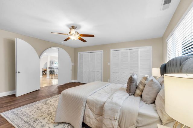 1160 Silver Lake Dr, Sacramento, CA 95831
