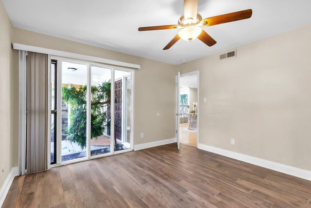 1160 Silver Lake Dr, Sacramento, CA 95831