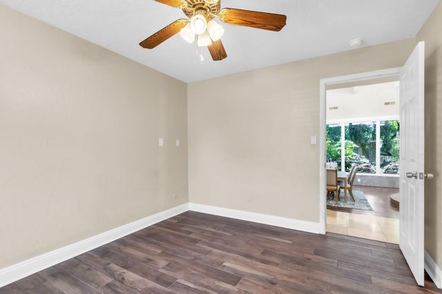 1160 Silver Lake Dr, Sacramento, CA 95831