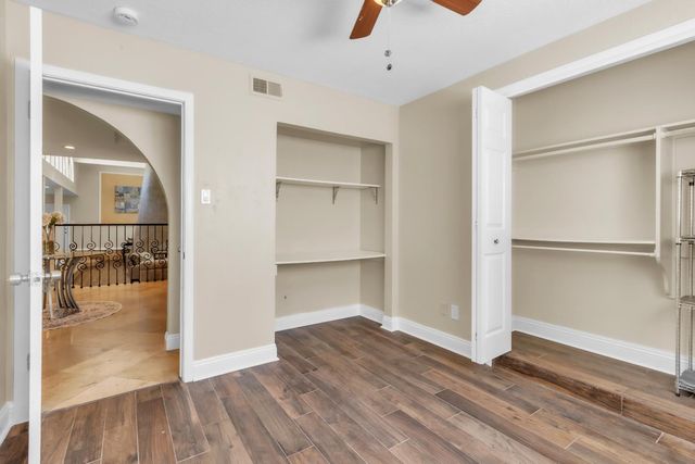 1160 Silver Lake Dr, Sacramento, CA 95831