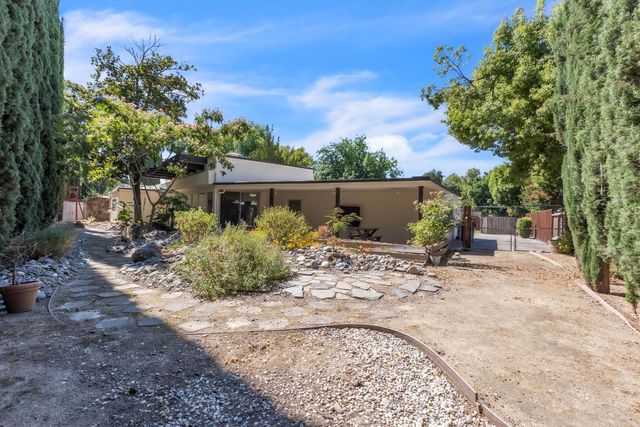 1160 Silver Lake Dr, Sacramento, CA 95831