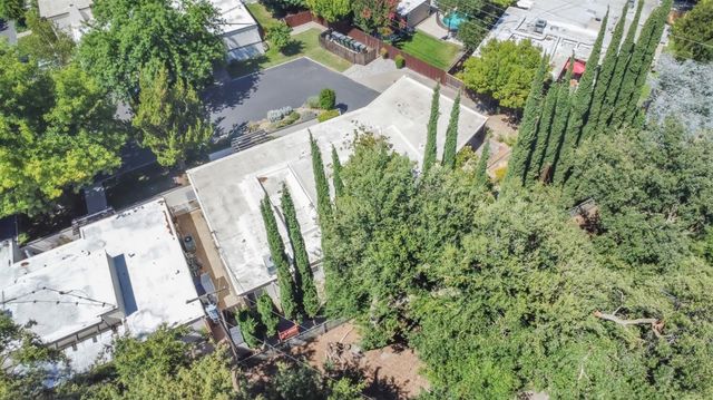 1160 Silver Lake Dr, Sacramento, CA 95831