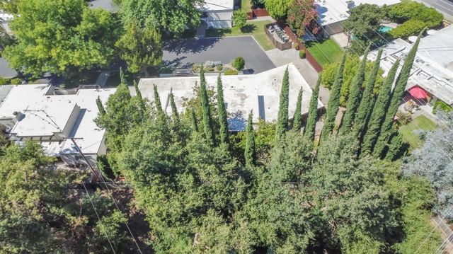 1160 Silver Lake Dr, Sacramento, CA 95831