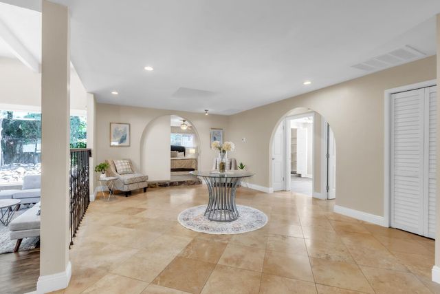 1160 Silver Lake Dr, Sacramento, CA 95831