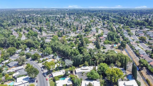 1160 Silver Lake Dr, Sacramento, CA 95831