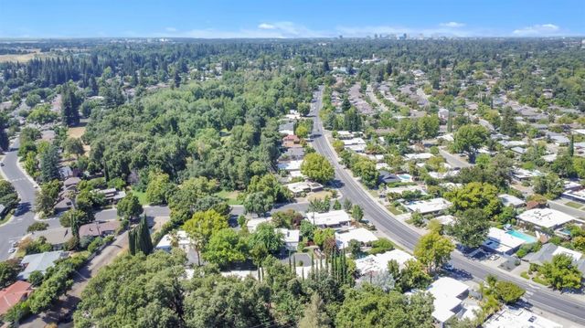 1160 Silver Lake Dr, Sacramento, CA 95831