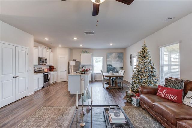 802 Robbie Lane, Monroe, GA 30655