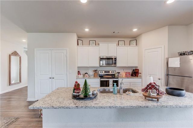 802 Robbie Lane, Monroe, GA 30655