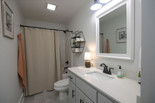 720 Armstrong Rd, Castalian Springs, TN 37031