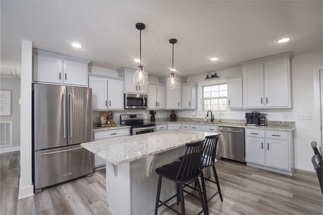 720 Armstrong Rd, Castalian Springs, TN 37031