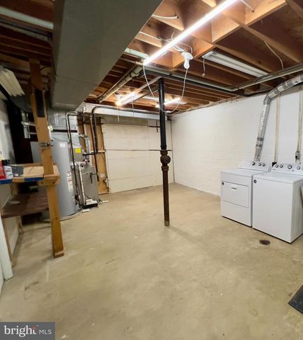 3148 HARTWICK LN, Fairfax, VA 22031