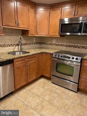 3148 HARTWICK LN, Fairfax, VA 22031