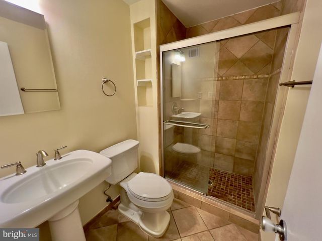 3148 HARTWICK LN, Fairfax, VA 22031